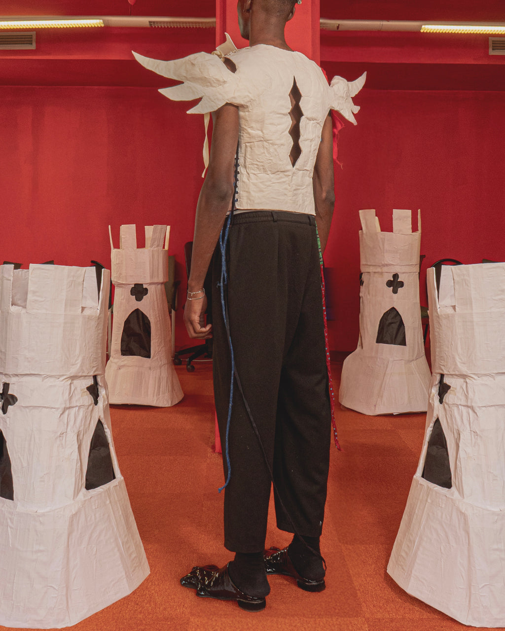 Haut Castaneda Avant-Garde