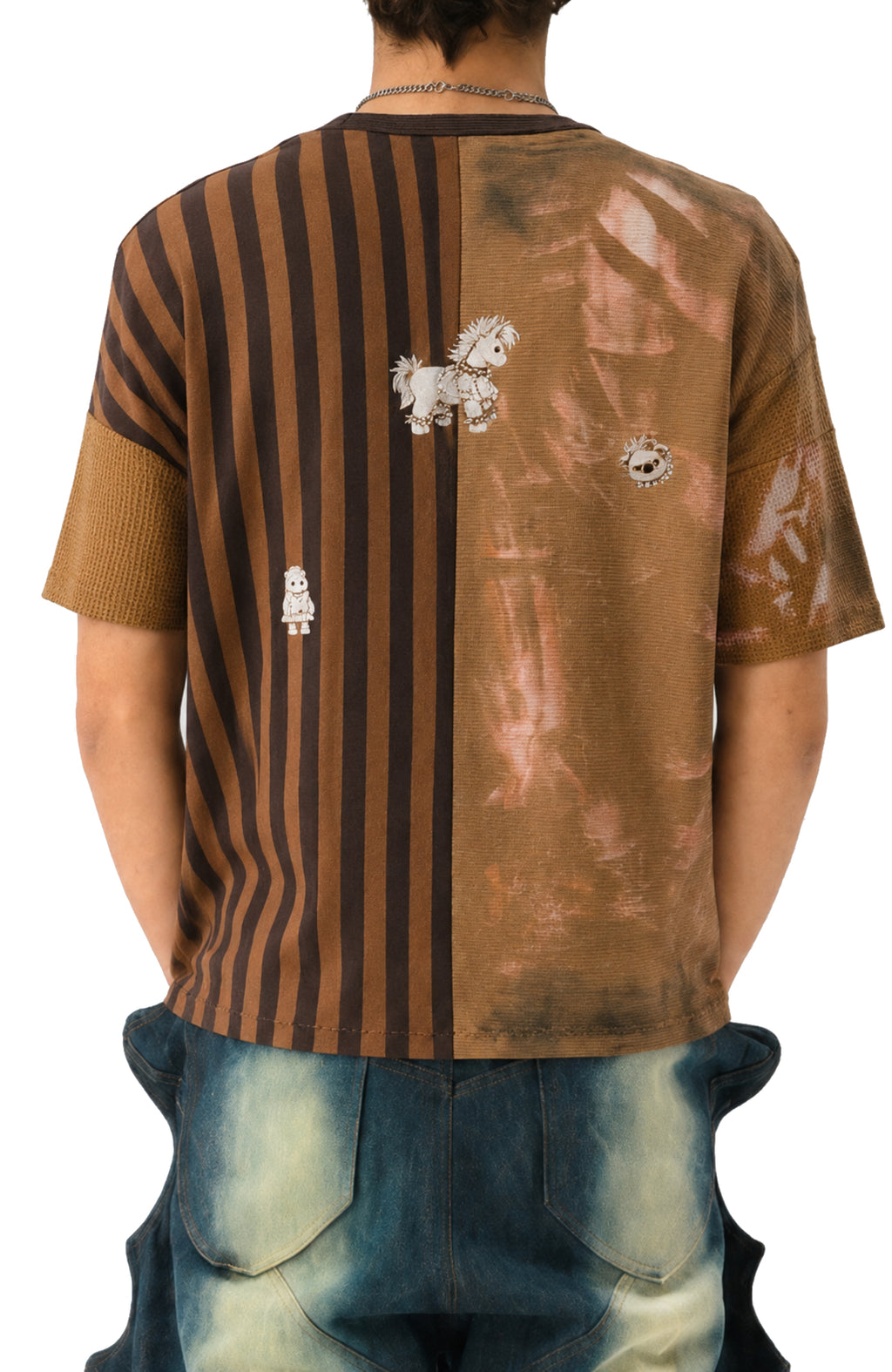 T-shirt Castaneda